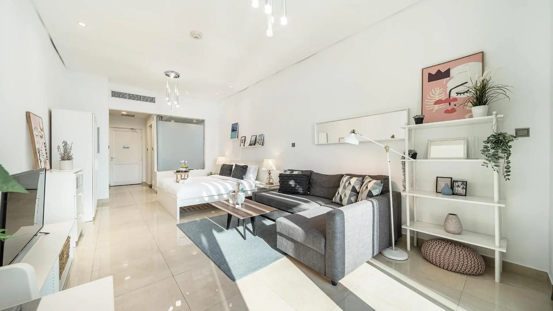 Airstay - Bright Studio - Sea View - Palm Jumeirah - Monthly Offer Available Dubai Apartment